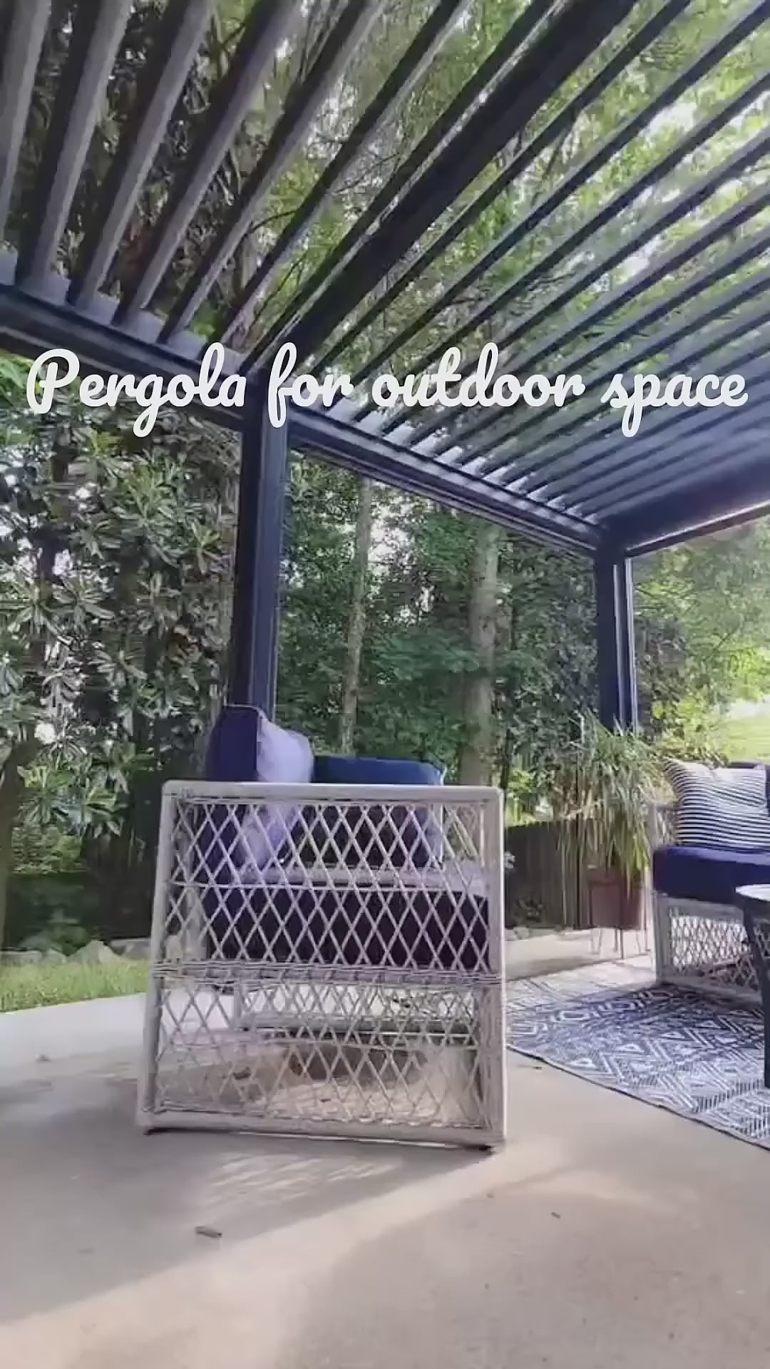 EROMMY 10x20 Aluminum Louvered Pergola with Pull-down Screen – Grey