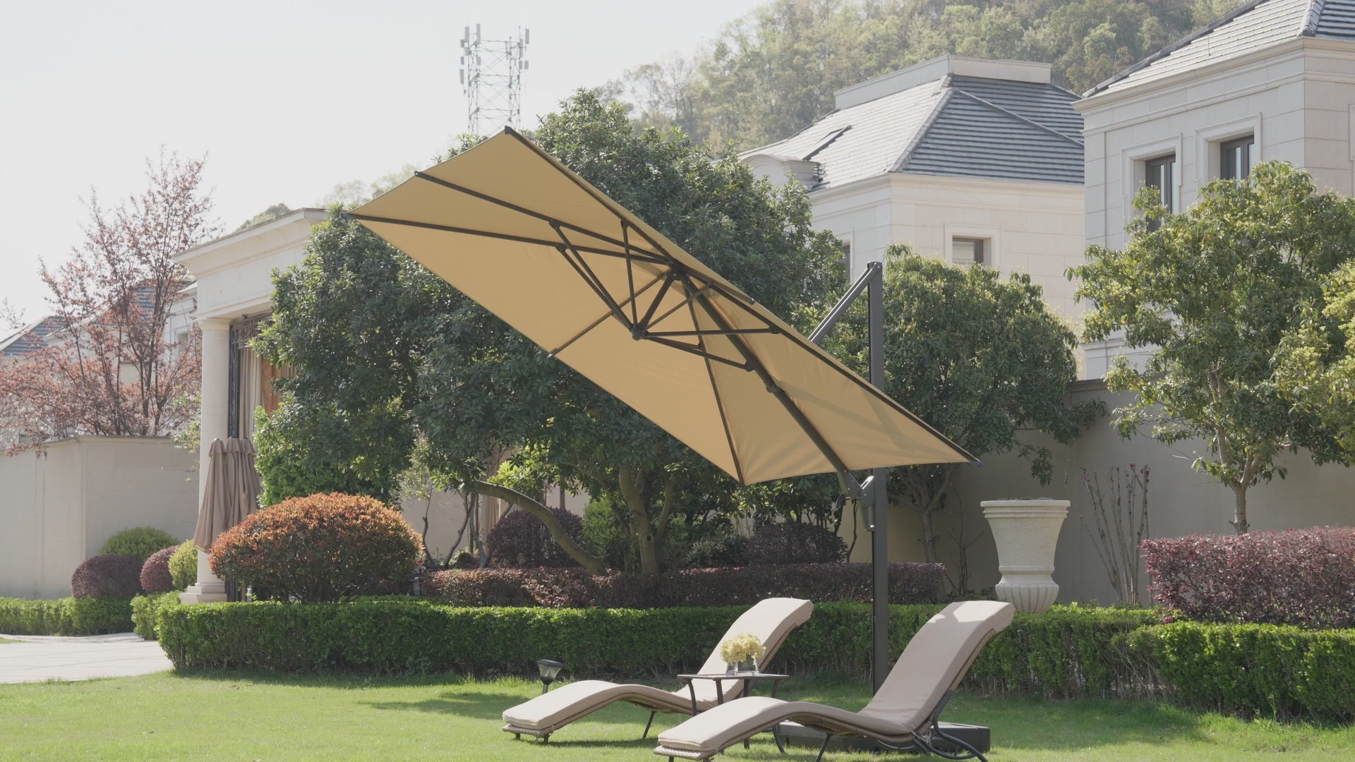 cantilevered-umbrella